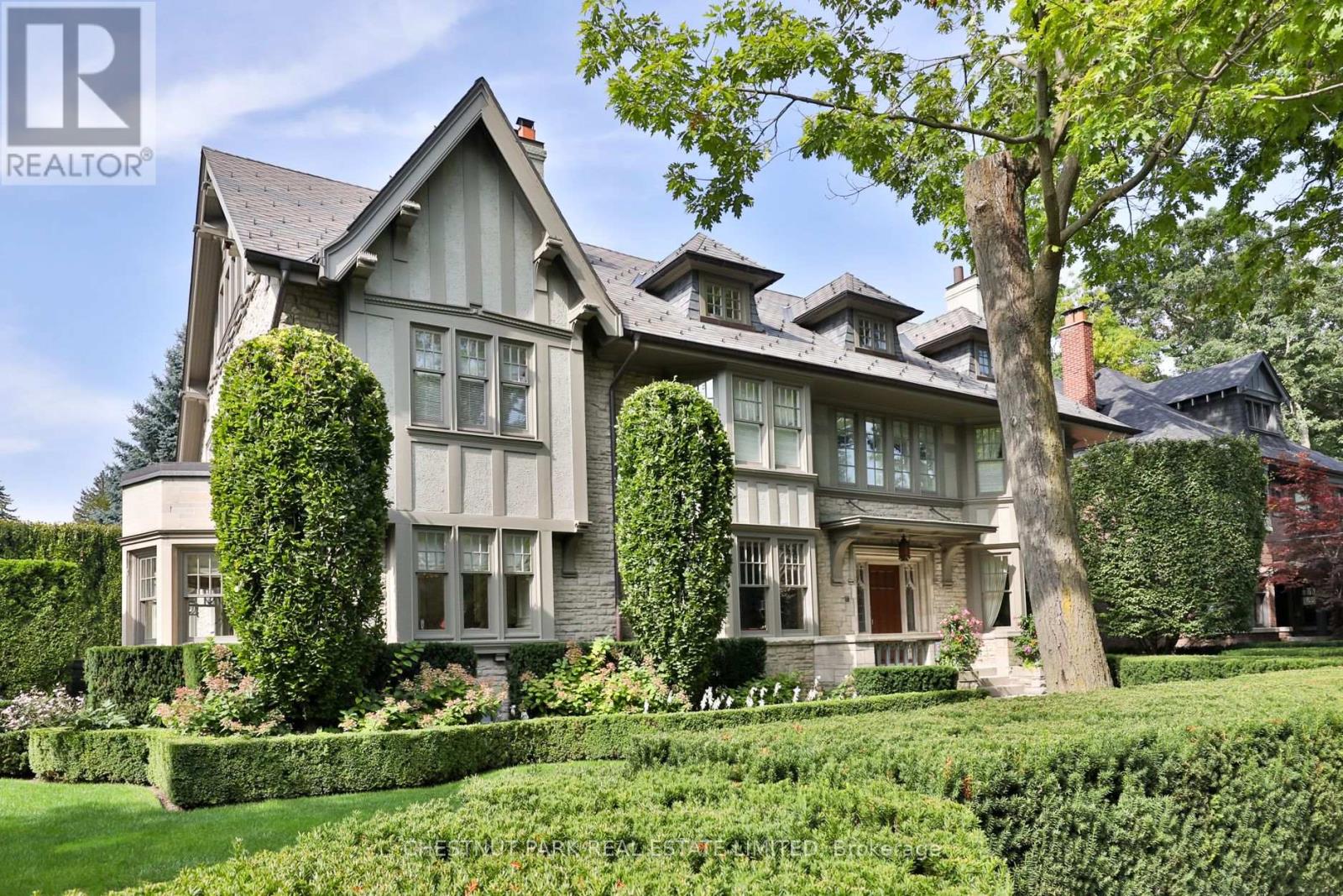 MLS® listing #29922591 for sale located at 170 ROXBOROUGH DRIVE