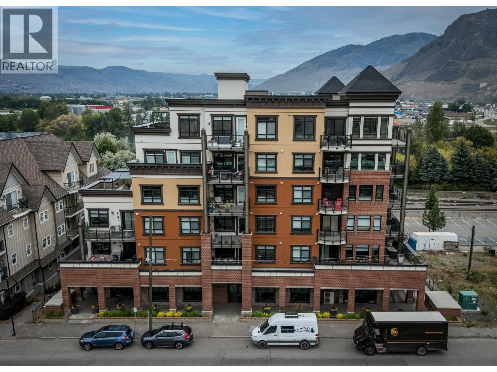 MLS® listing #29922981 for sale located at 568 LORNE Street Unit# 303