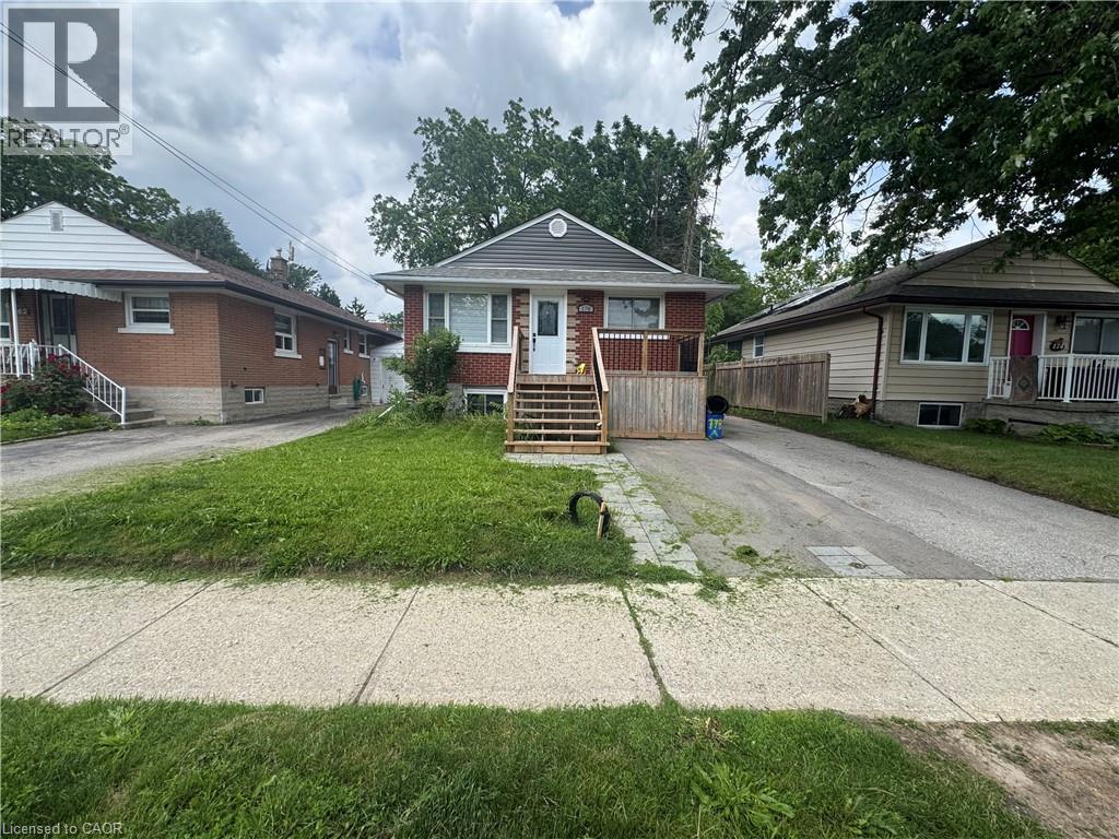 MLS® listing #29925187 for sale located at 178 GLEN Road Unit# Upper