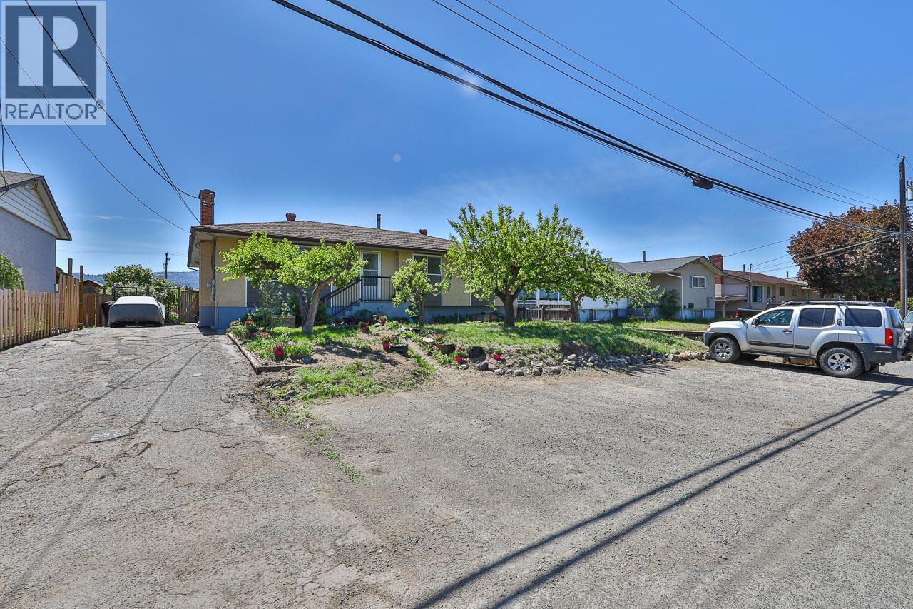 MLS® listing #29925527 for sale located at 833 Sudbury Avenue