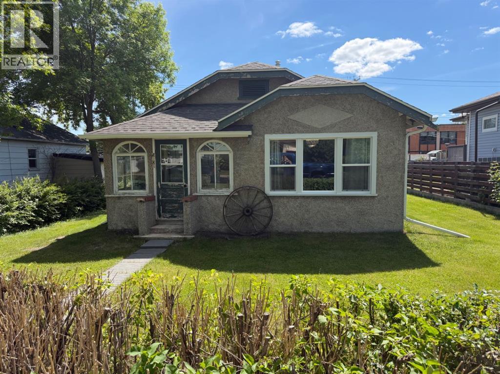 MLS® listing #29926227 for sale located at 5003 55 Ave