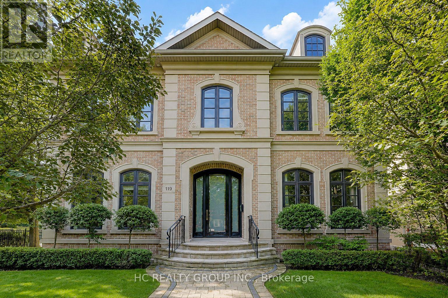 MLS® listing #29926837 for sale located at 119 STRATHALLAN BOULEVARD