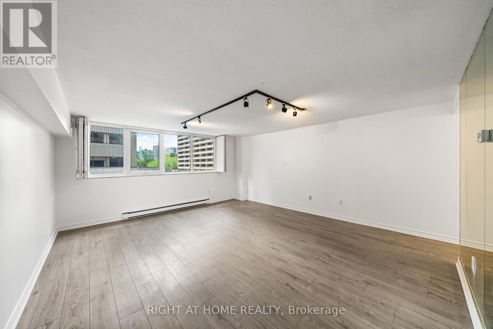 MLS® listing #29926843 for sale located at 411 - 360 BLOOR STREET E