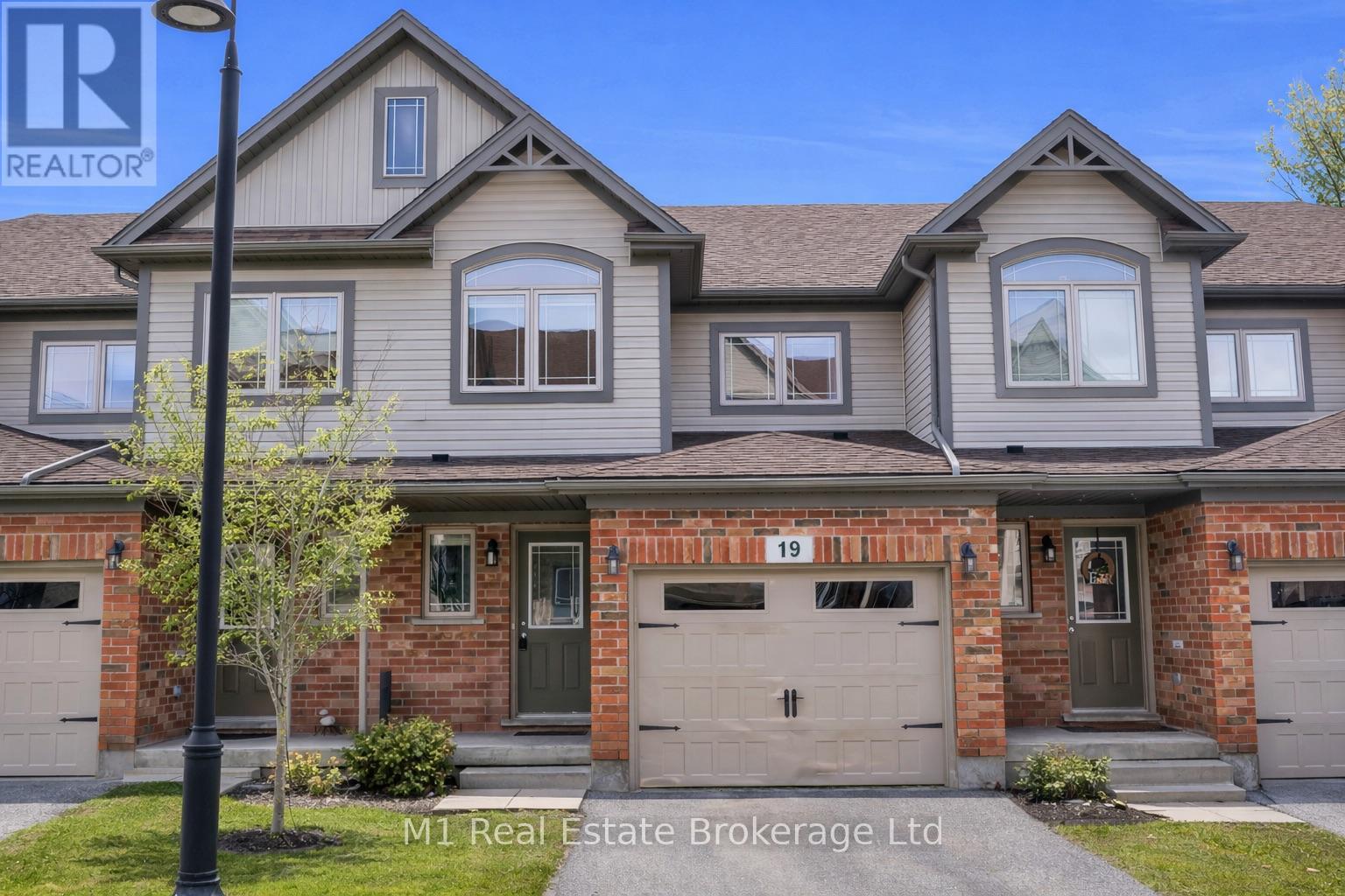 MLS® listing #29926856 for sale located at 19 - 66 EASTVIEW ROAD