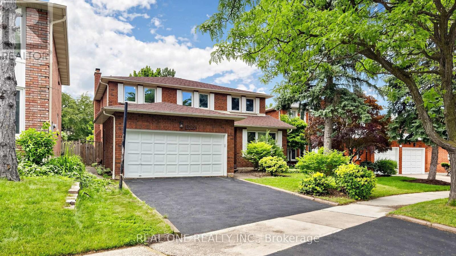 MLS® listing #29926874 for sale located at 2027 ROY IVOR CRESCENT