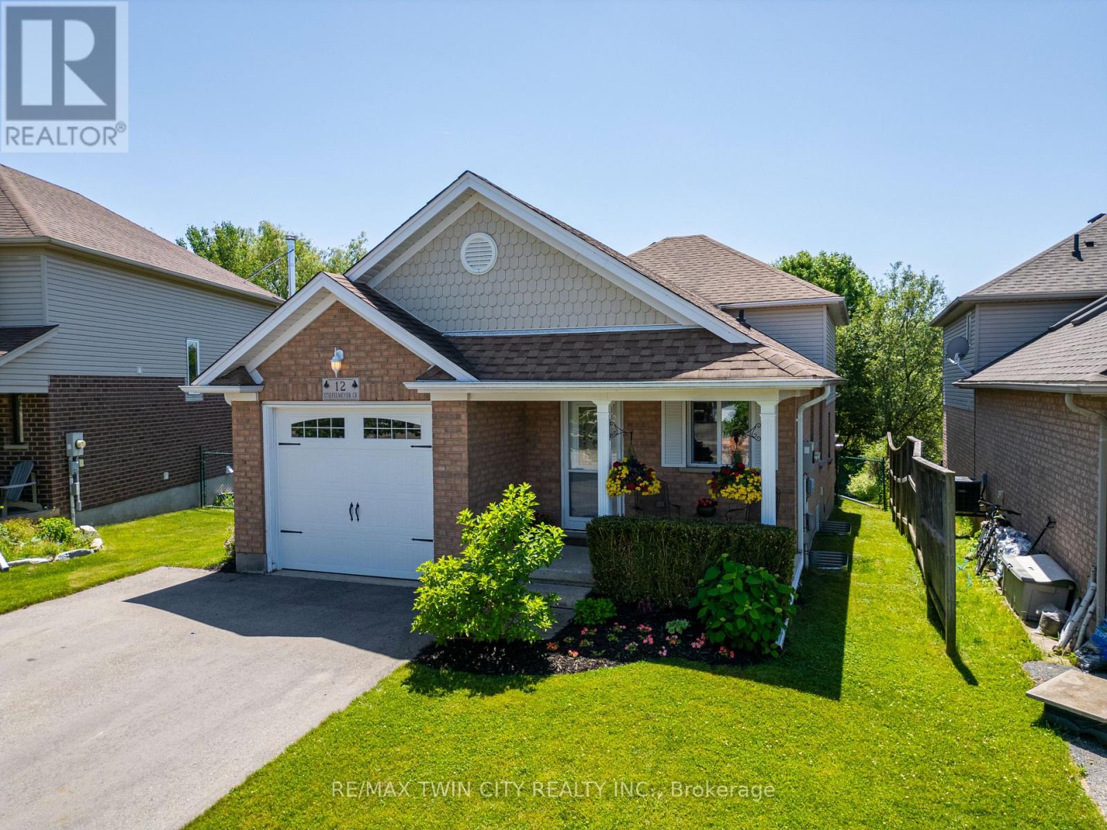 MLS® listing #29927408 for sale located at 12 STIEFELMEYER CRESCENT