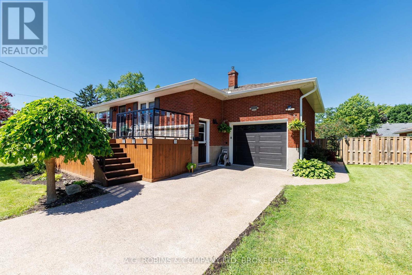 MLS® listing #29927428 for sale located at 178 ROSEMOUNT AVENUE