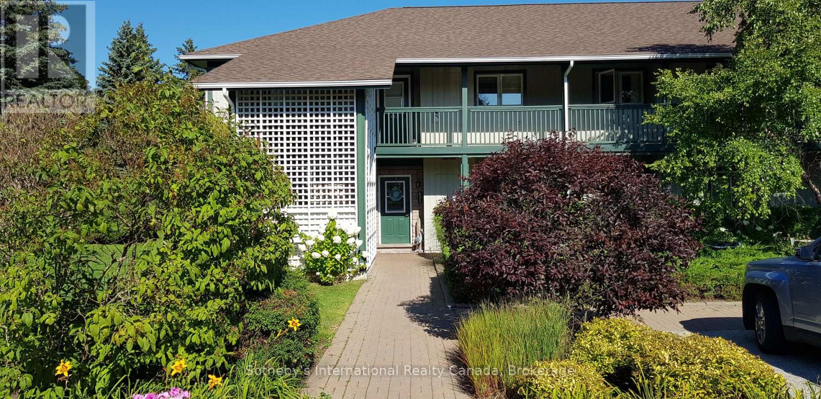 MLS® listing #29927435 for sale located at 692 JOHNSTON PARK AVENUE