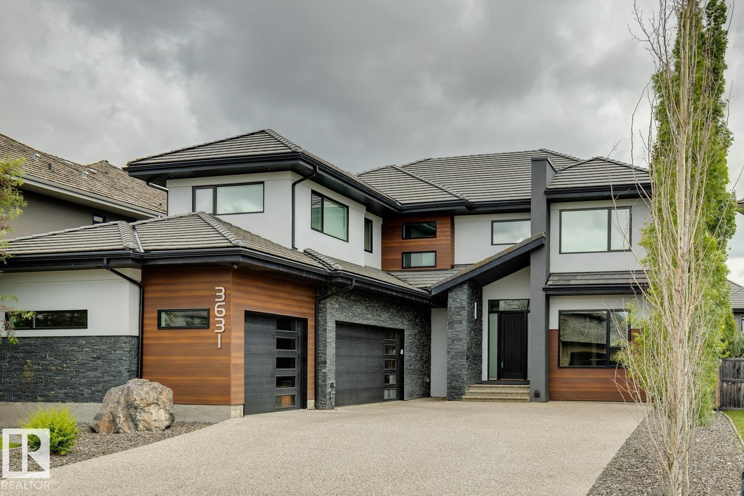 MLS® listing #29928002 for sale located at 3631 WESTCLIFF WY SW