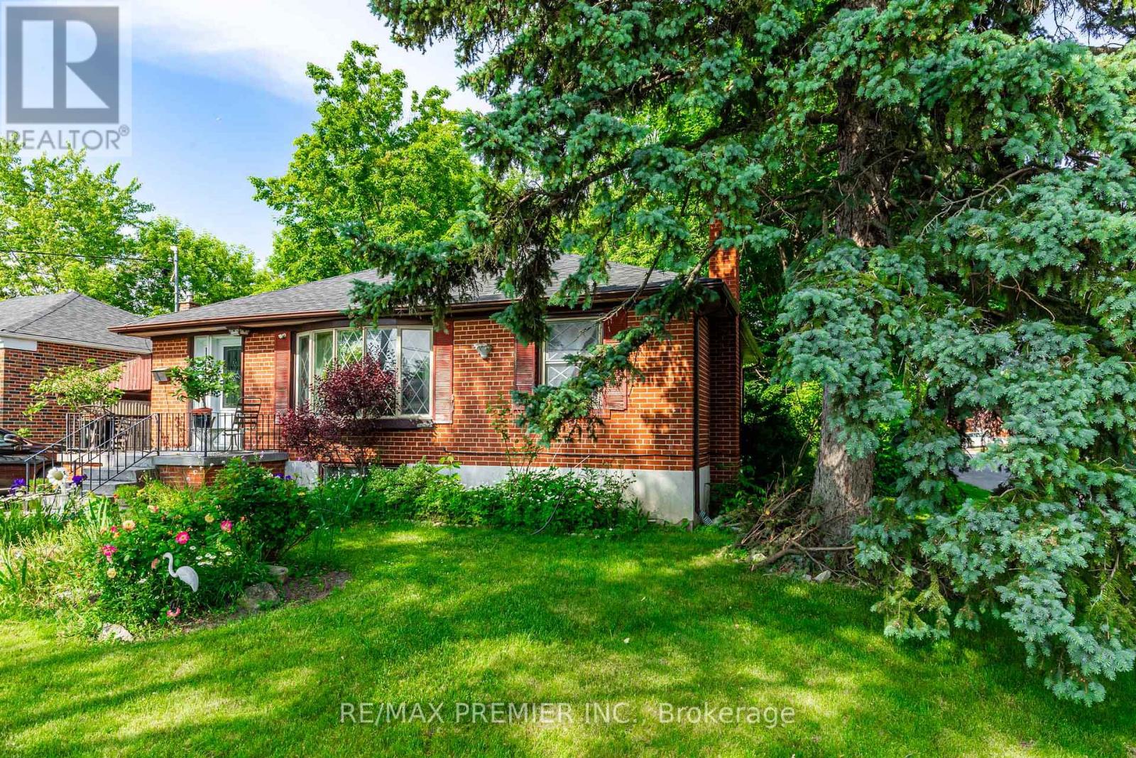 MLS® listing #29928072 for sale located at 16 GODDARD STREET