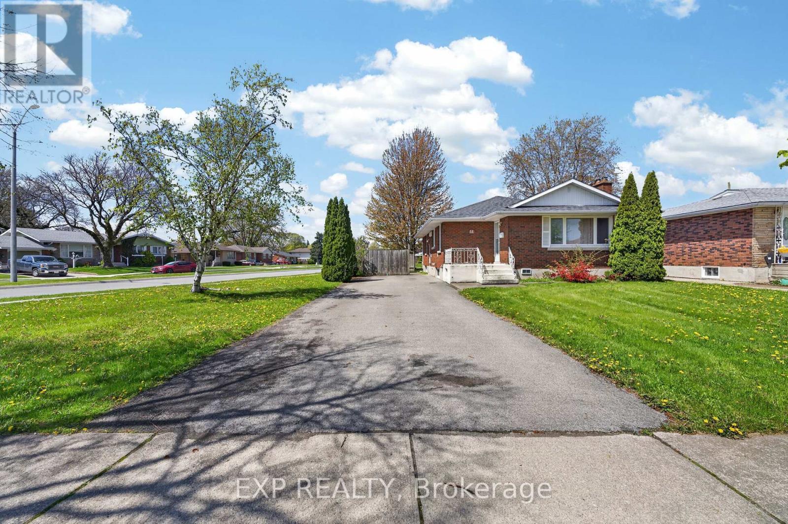 MLS® listing #29928147 for sale located at 51 PARKDALE DRIVE
