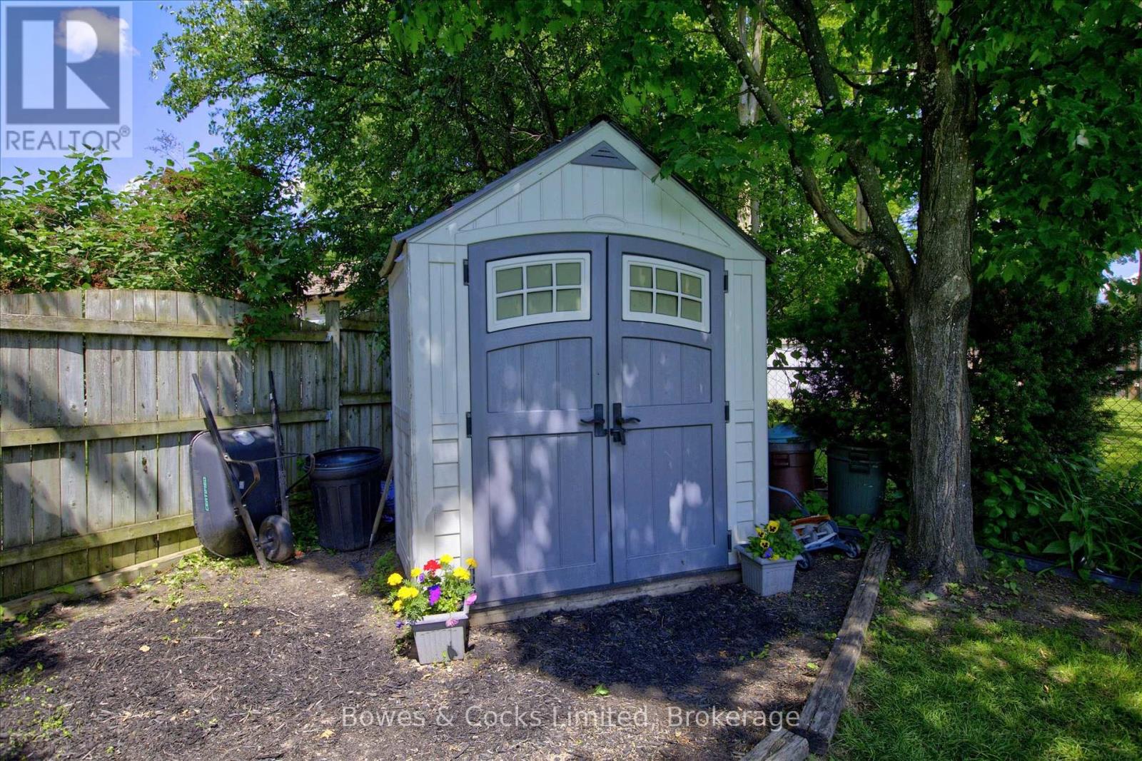 MLS® listing #29928224 for sale located at 669 FORTYE DRIVE