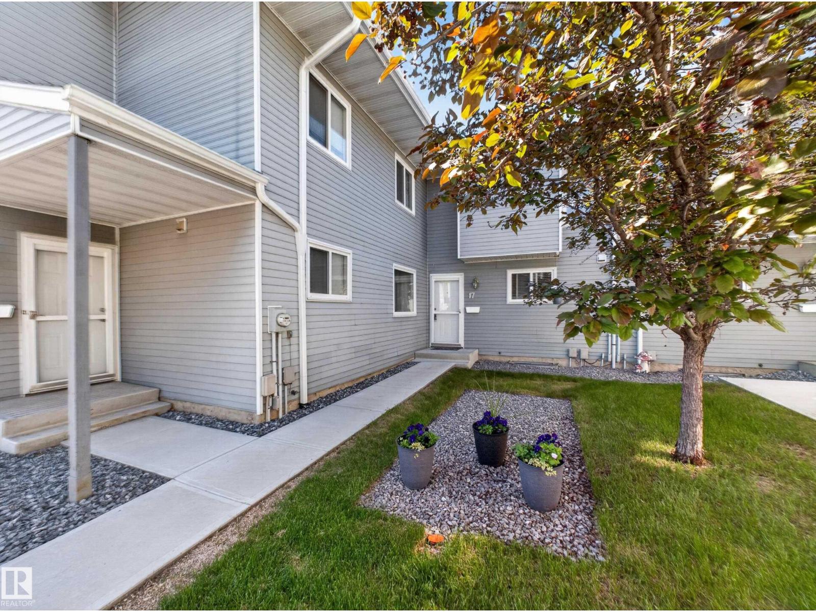 MLS® listing #29928283 for sale located at #17 15710 BEAUMARIS RD NW