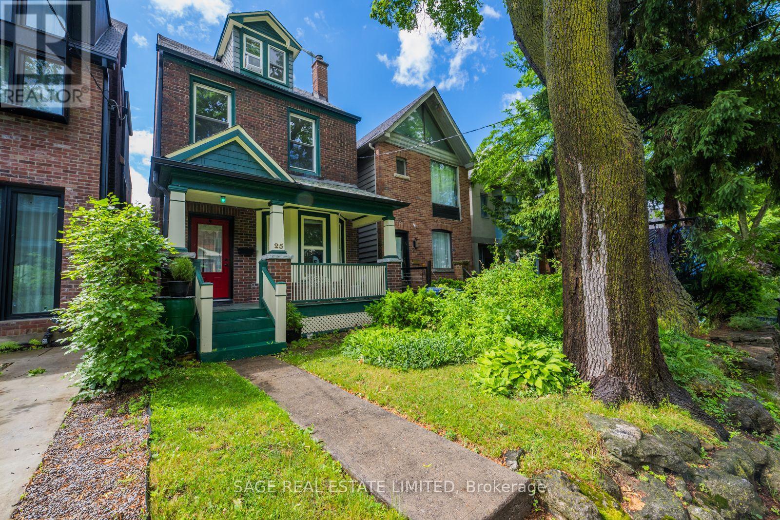 MLS® listing #29928298 for sale located at 25 HELENA AVENUE