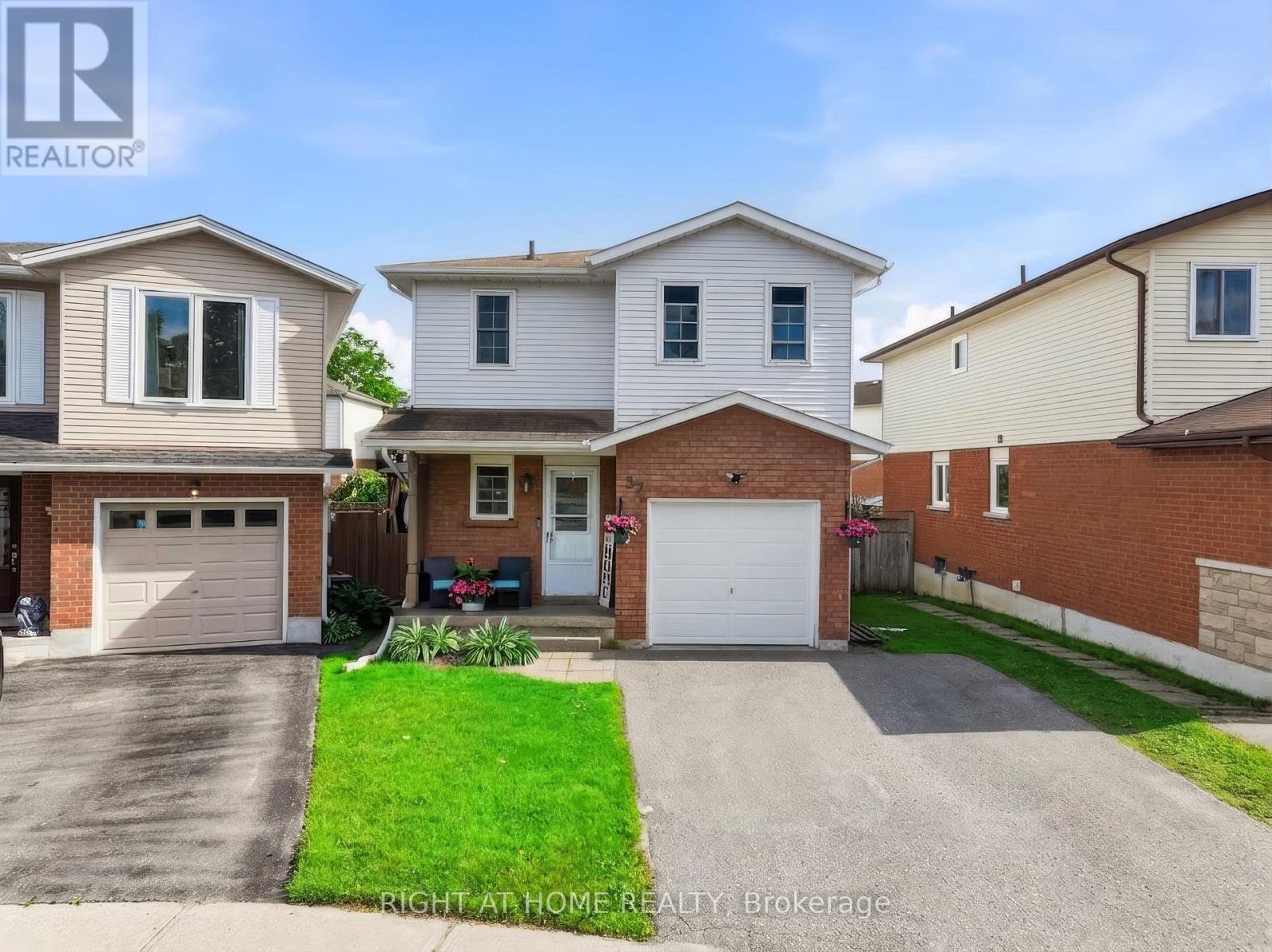 MLS® listing #29928609 for sale located at 37 BEECHNUT CRESCENT