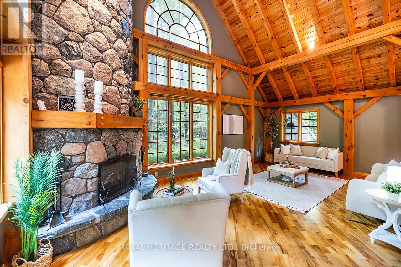 MLS® listing #29928729 for sale located at 4090 PELMO PARK DRIVE E