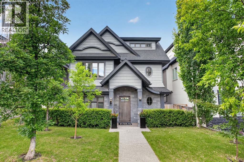 MLS® listing #29928748 for sale located at 2010 29 Avenue SW