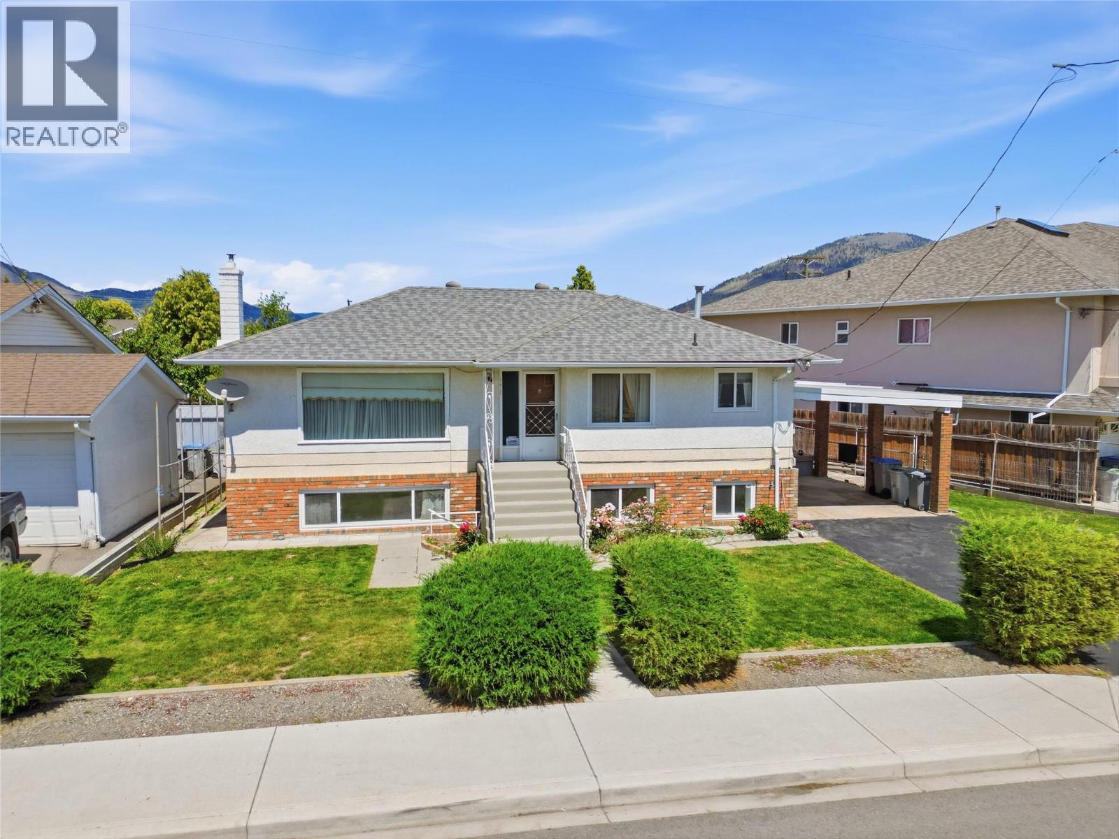 MLS® listing #29929318 for sale located at 283 CHESTNUT Avenue