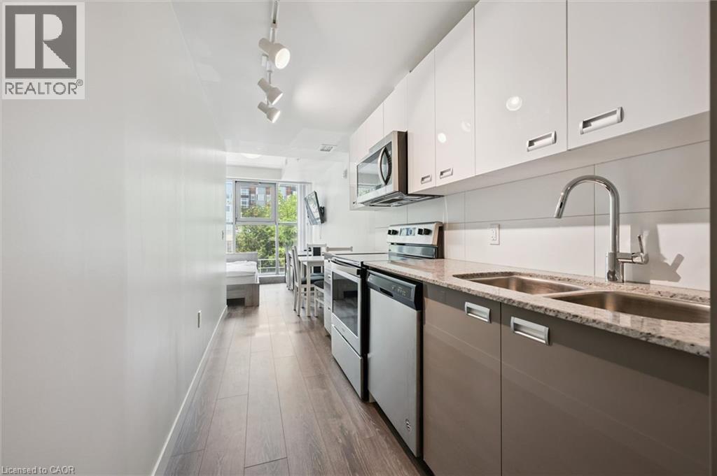 MLS® listing #29930060 for sale located at 257 HEMLOCK Street Unit# 215