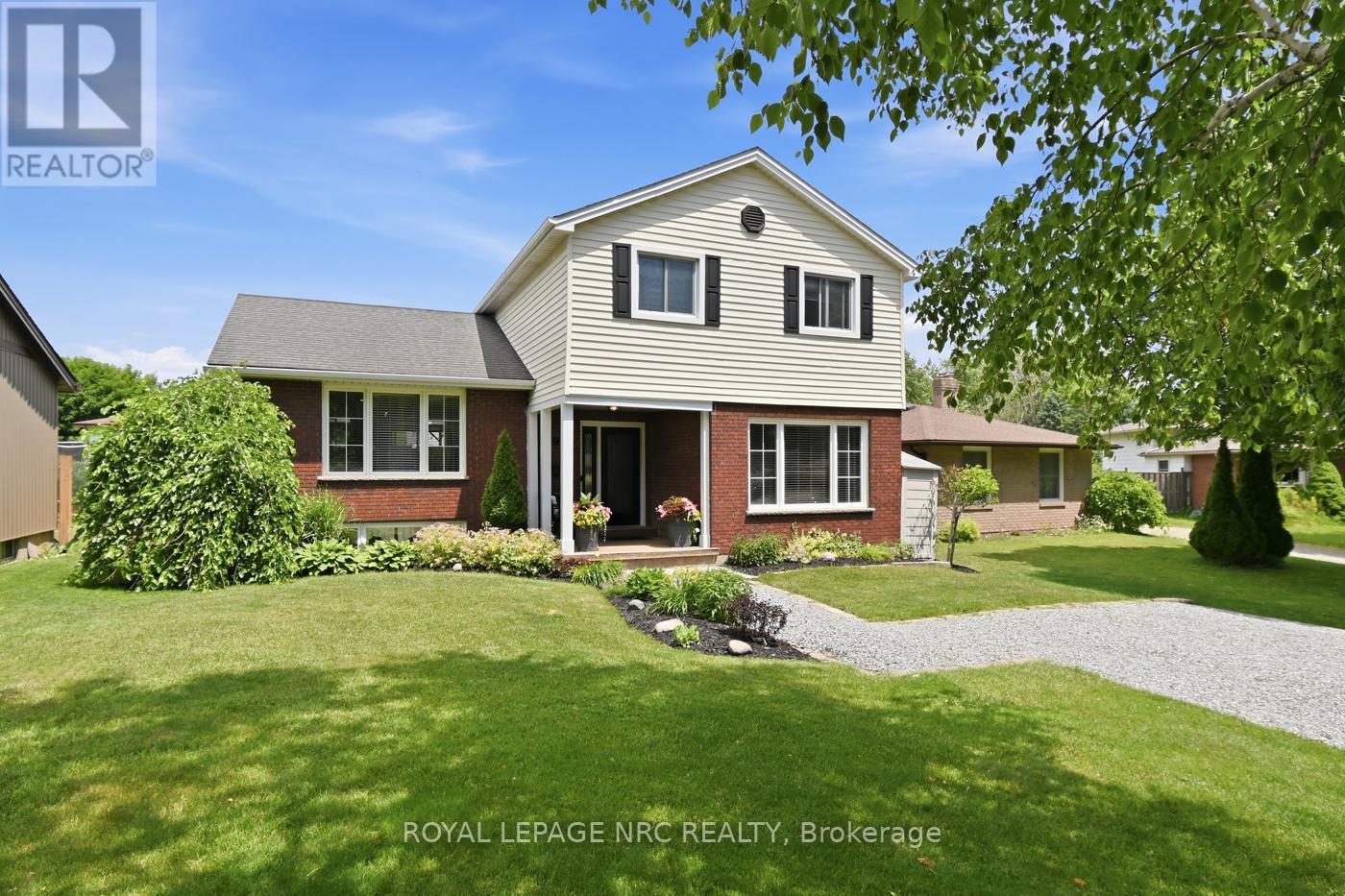 MLS® listing #29930147 for sale located at 7963 REGENT COURT