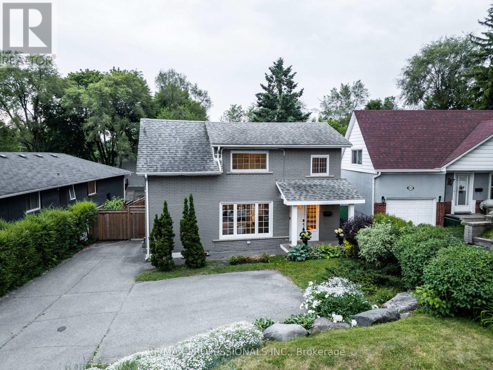 MLS® listing #29930522 for sale located at 4625 DUNDAS STREET W