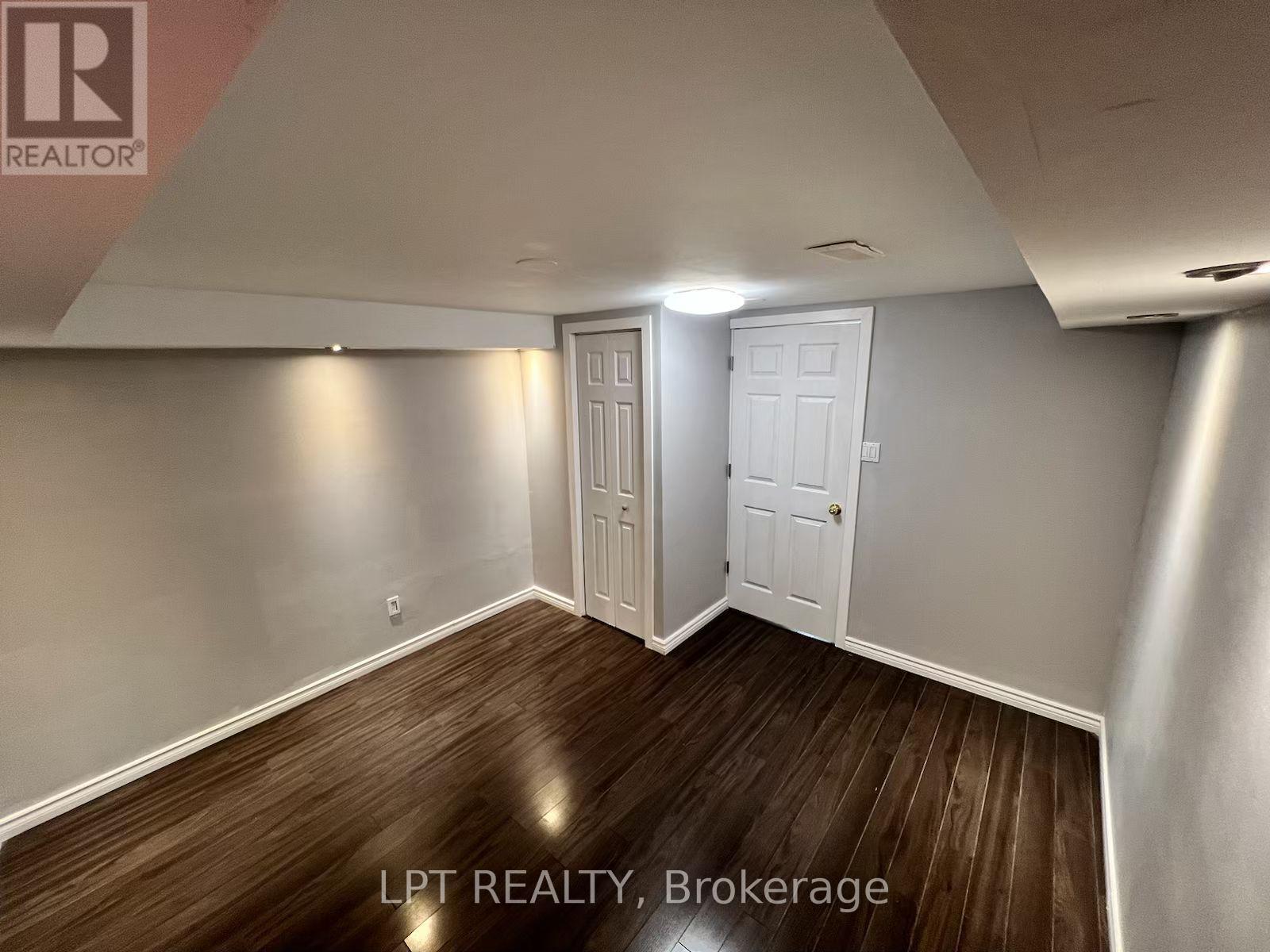 MLS® listing #29930534 for sale located at 39 FRANKTON CRESCENT