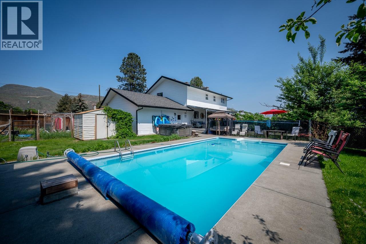 MLS® listing #29931455 for sale located at 2591 FLEETWOOD Avenue