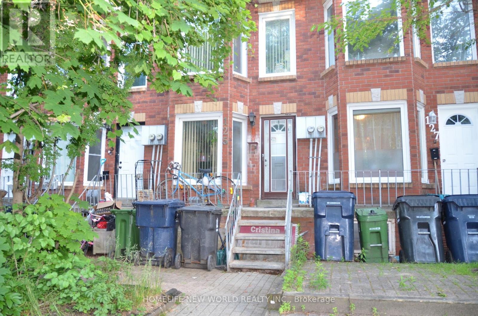 MLS® listing #29932153 for sale located at 125 HARRISON STREET