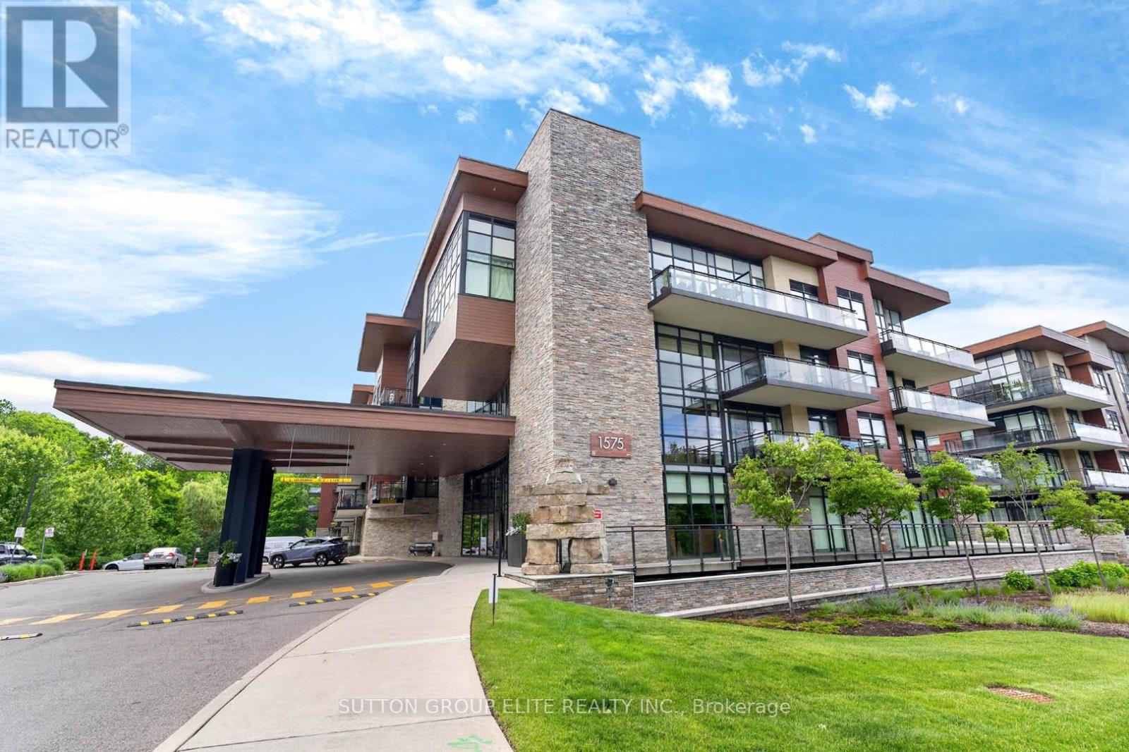MLS® listing #29932617 for sale located at 344 - 1575 LAKESHORE ROAD W