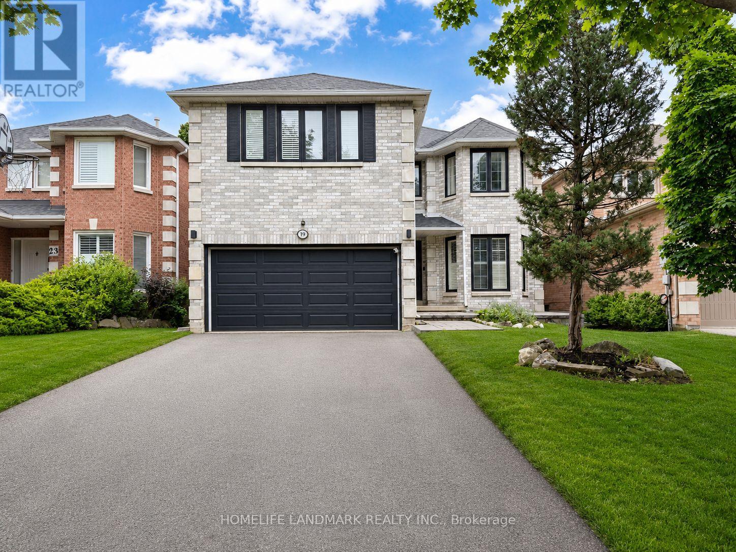 MLS® listing #29932693 for sale located at 19 ARVIDA DRIVE