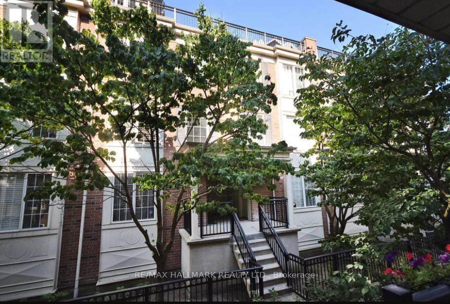 MLS® listing #29932775 for sale located at 625 - 3 EVERSON DRIVE