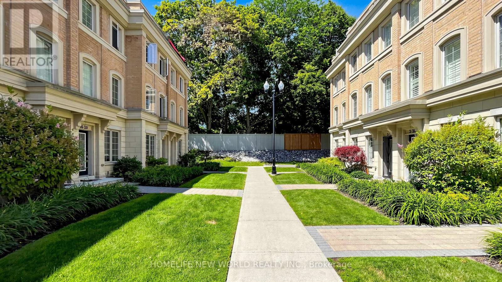 MLS® listing #29932895 for sale located at 5 - 30 HARGRAVE LANE