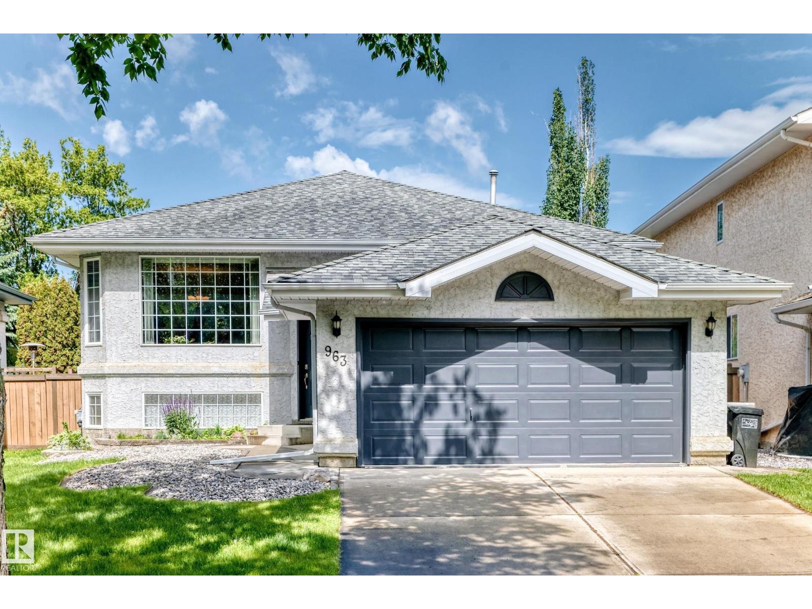 MLS® listing #29933046 for sale located at 963 BURROWS CR NW