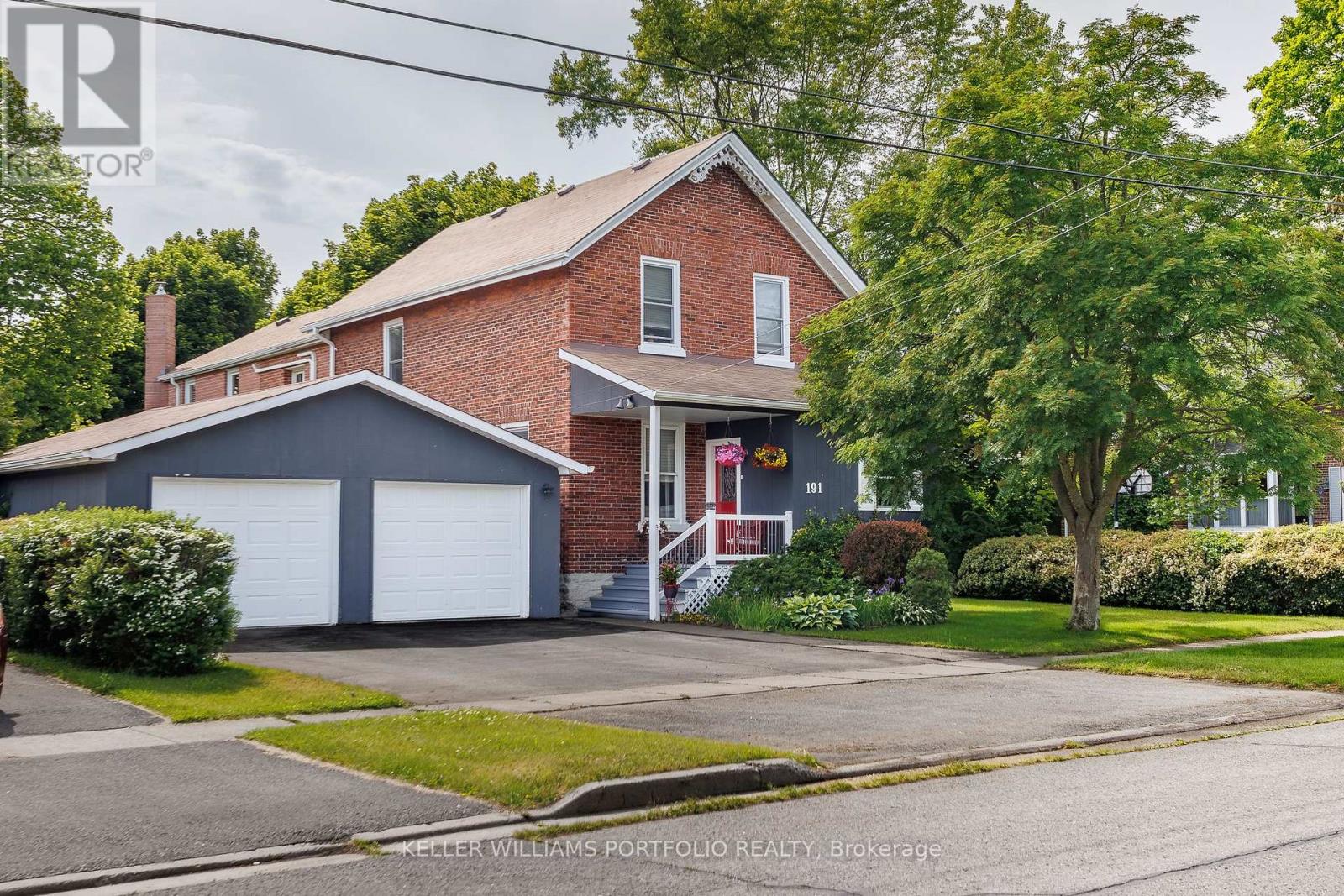 MLS® listing #29933329 for sale located at 191 STUART STREET