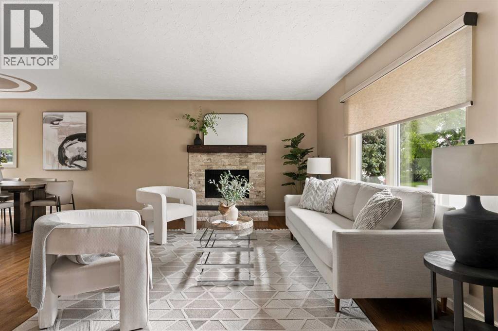 MLS® listing #29933521 for sale located at 220 41 Avenue NW