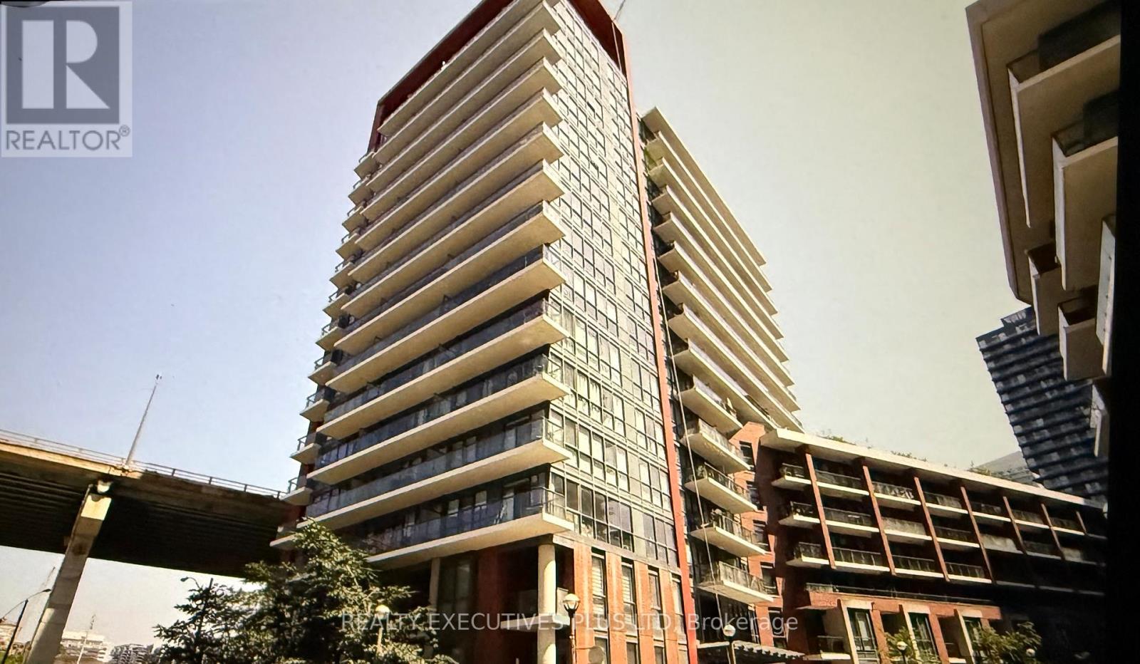 MLS® listing #29934207 for sale located at 518 - 50 BRUYERES MEWS