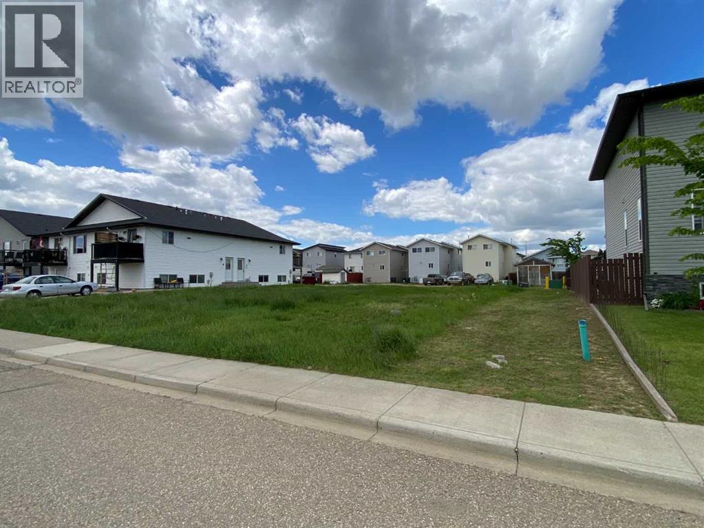 MLS® listing #29934688 for sale located at 331, 333, 335 17 Street E