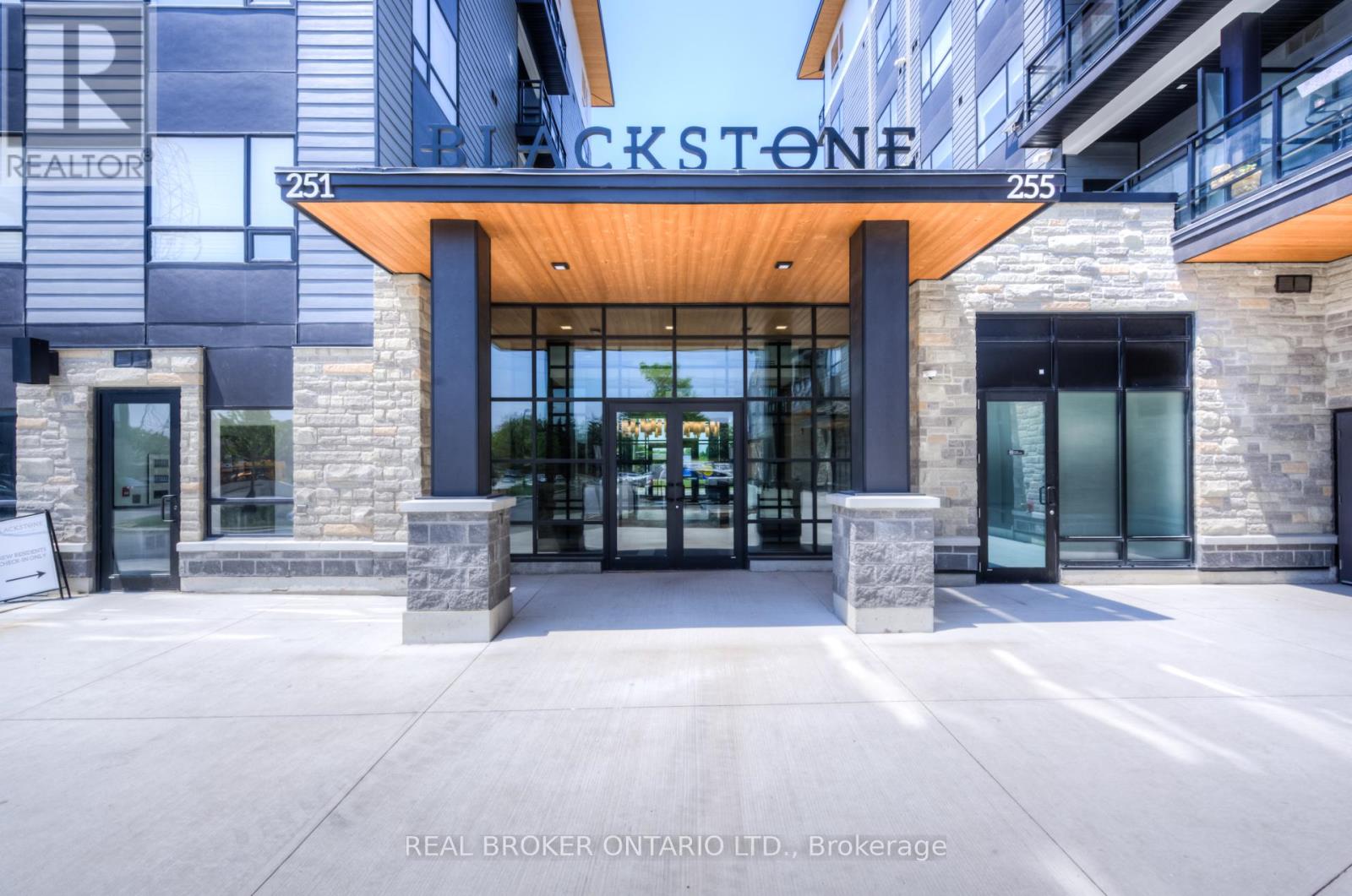 MLS® listing #29934803 for sale located at 314 - 255 NORTHFIELD DRIVE E