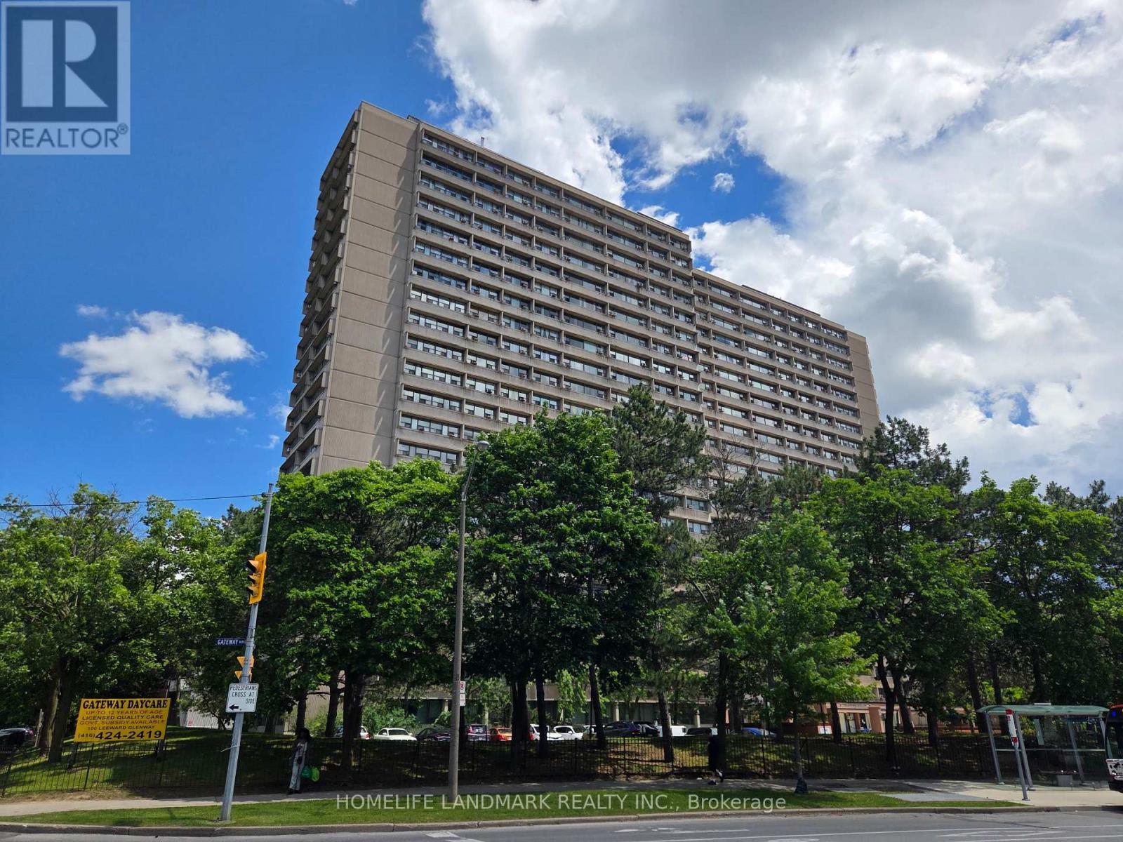MLS® listing #29934944 for sale located at 301 - 100 LEEWARD GLENWAY