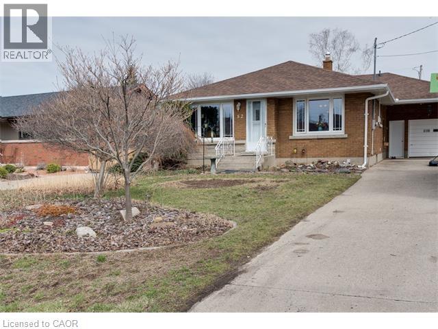 MLS® listing #29935008 for sale located at 52 WOODELM Drive