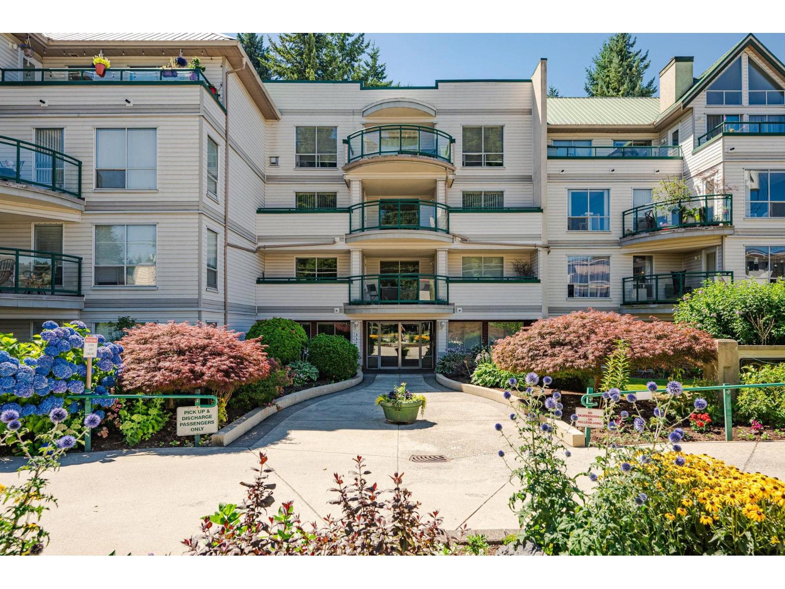 MLS® listing #29935541 for sale located at 302 33280 E BOURQUIN CRESCENT