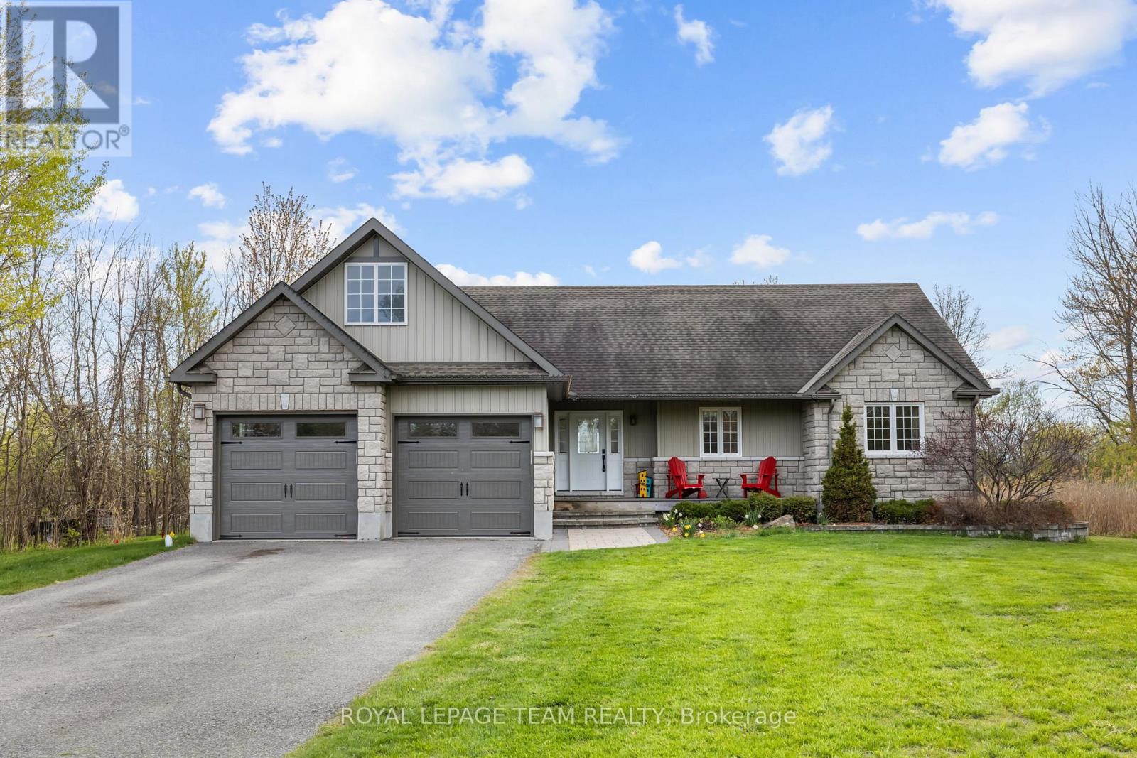 MLS® listing #29935577 for sale located at 53 D'ARCYS WAY