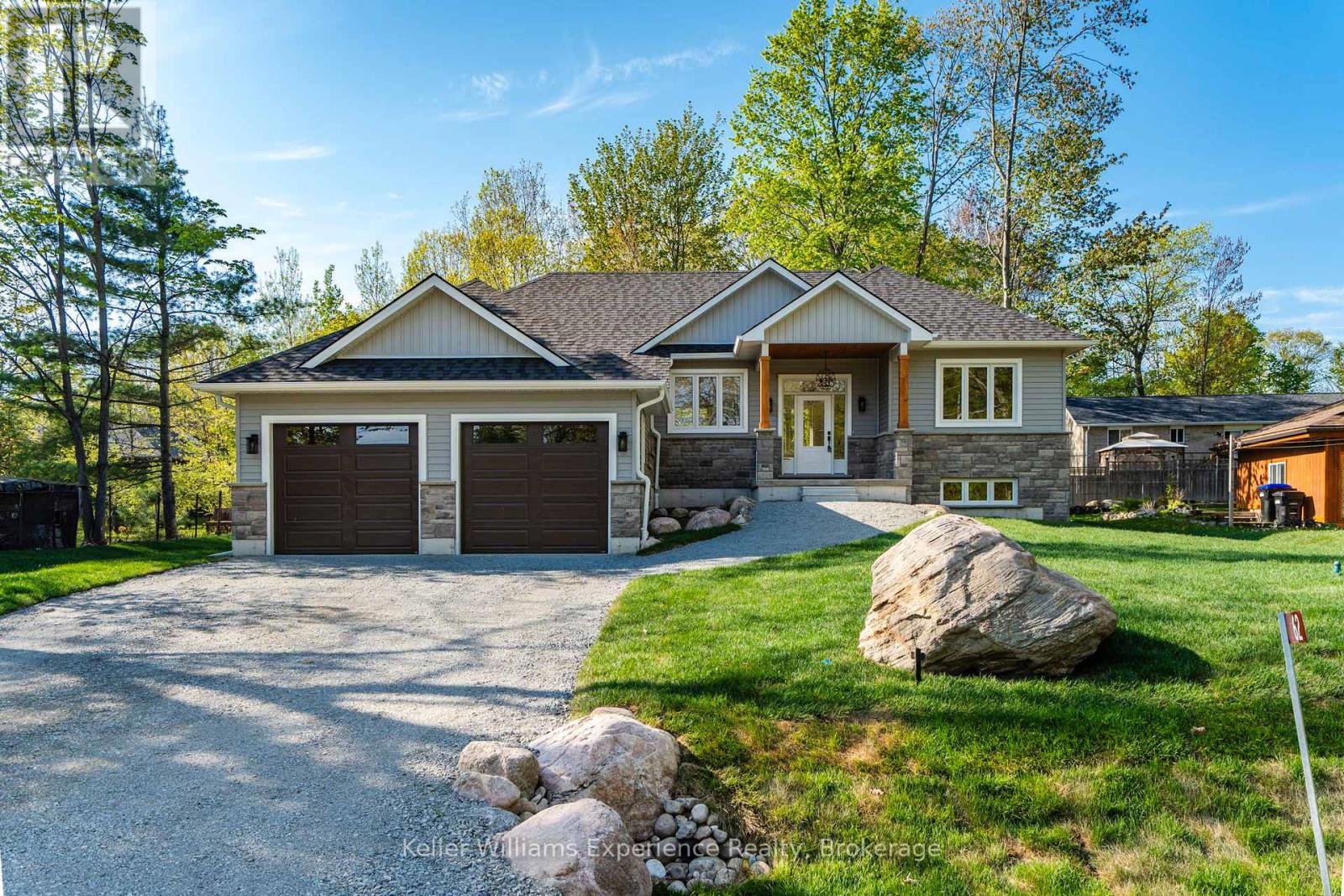 MLS® listing #29935806 for sale located at 62 RUE VANIER