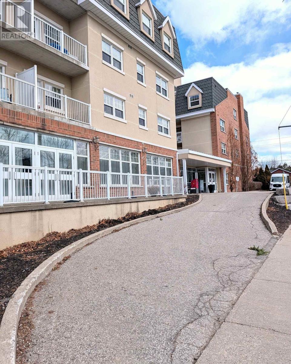 MLS® listing #29935983 for sale located at 425 - 240 CHAPEL STREET
