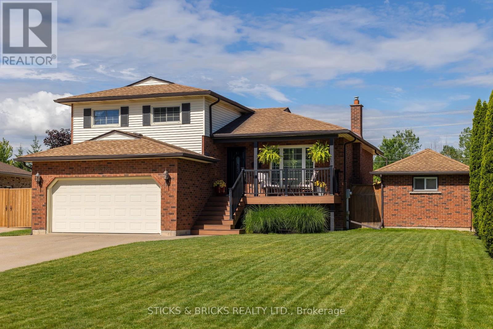 MLS® listing #29936018 for sale located at 8238 LEXINGTON COURT