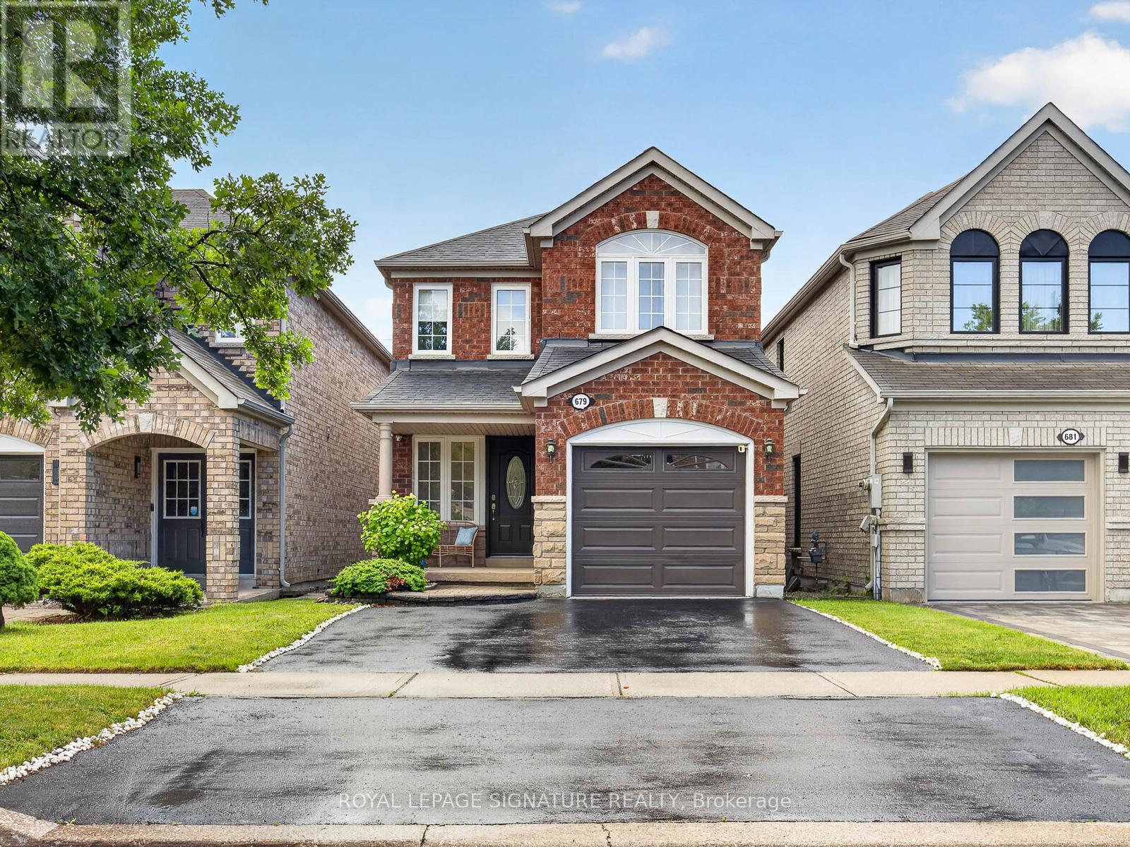 MLS® listing #29936284 for sale located at 679 SUNBIRD TRAIL