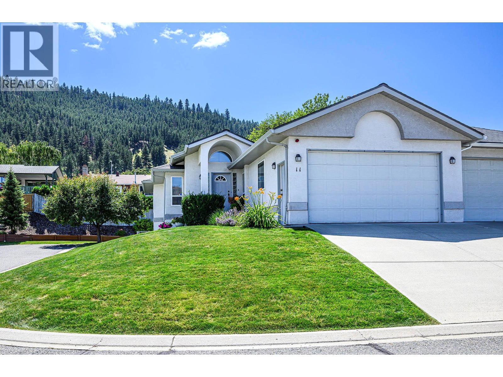 MLS® listing #29938632 for sale located at 1350 FINLAY Avenue Unit# 11