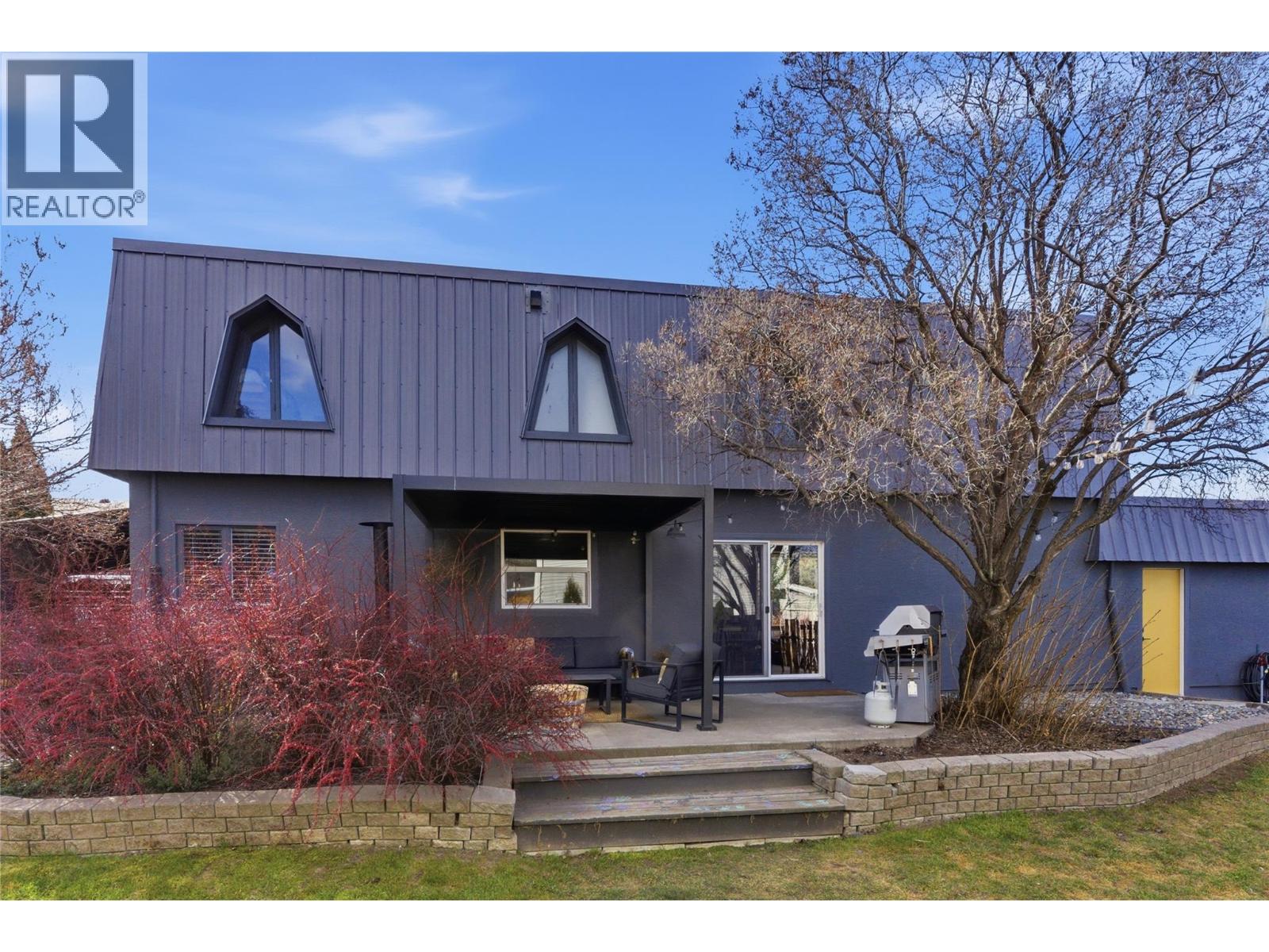 MLS® listing #29939336 for sale located at 1756 CLIFFORD Avenue