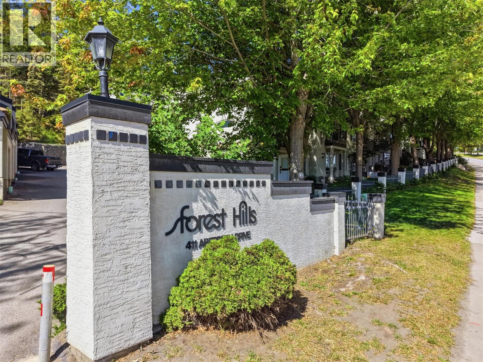 MLS® listing #29939796 for sale located at 411 Aberdeen Drive Drive Unit# 25