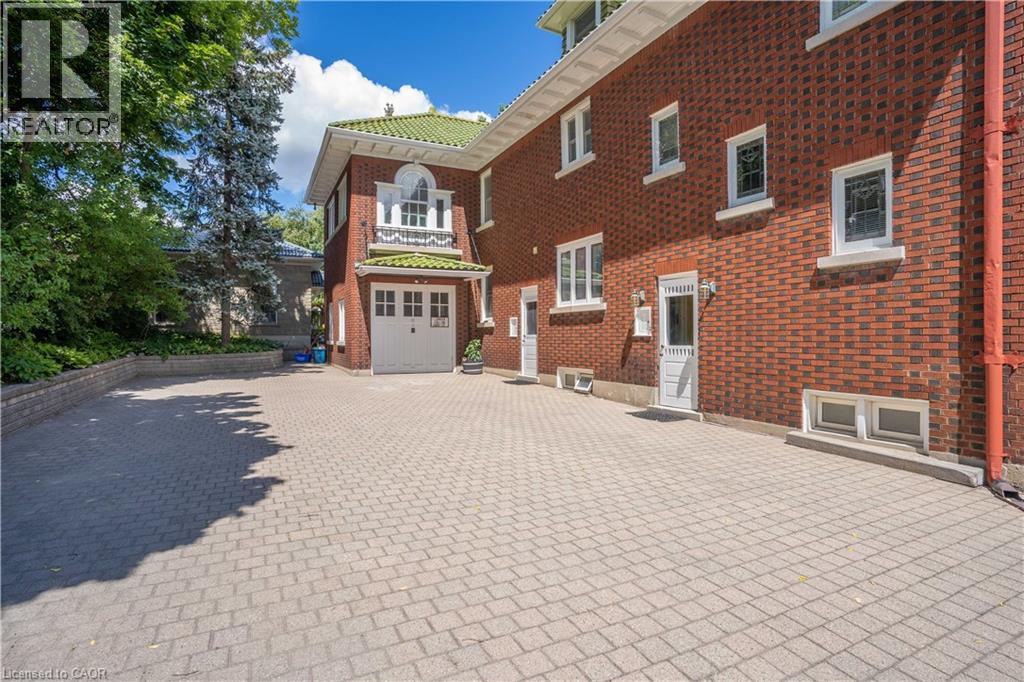 MLS® listing #29939966 for sale located at 12 WELLINGTON Street N Unit# 2